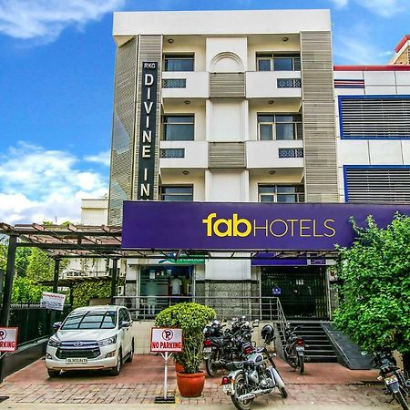 Fabhotel Divine Inn Yeni Delhi Dış mekan fotoğraf