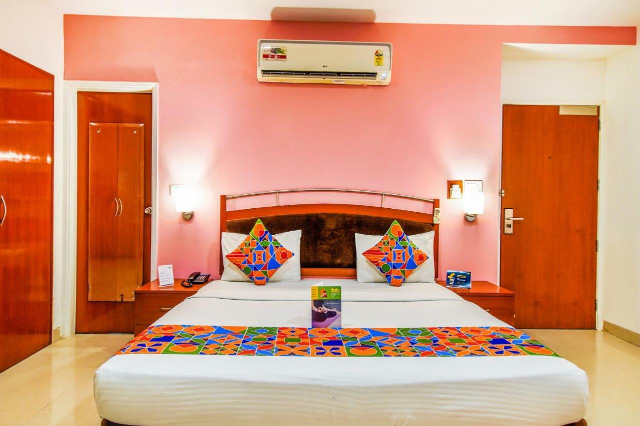 Fabhotel Divine Inn Yeni Delhi Dış mekan fotoğraf