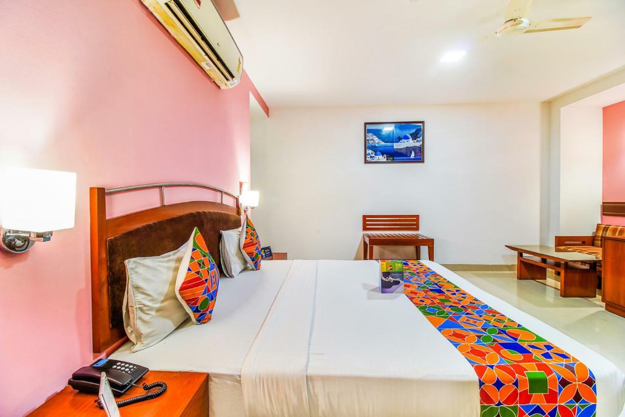 Fabhotel Divine Inn Yeni Delhi Dış mekan fotoğraf