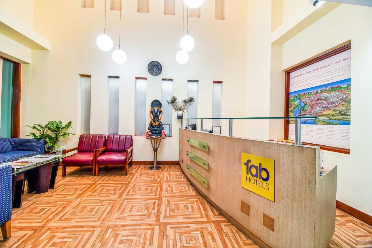 Fabhotel Divine Inn Yeni Delhi Dış mekan fotoğraf