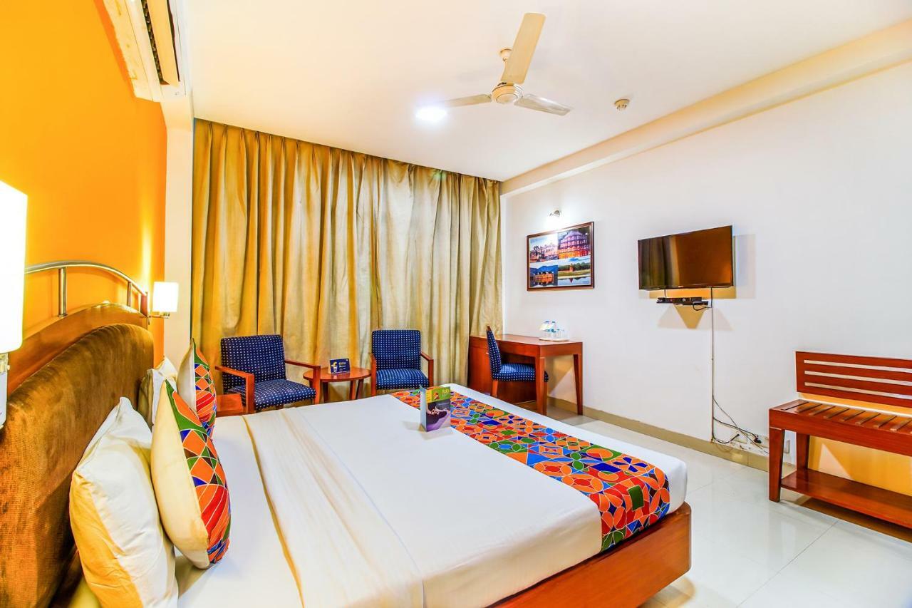 Fabhotel Divine Inn Yeni Delhi Dış mekan fotoğraf