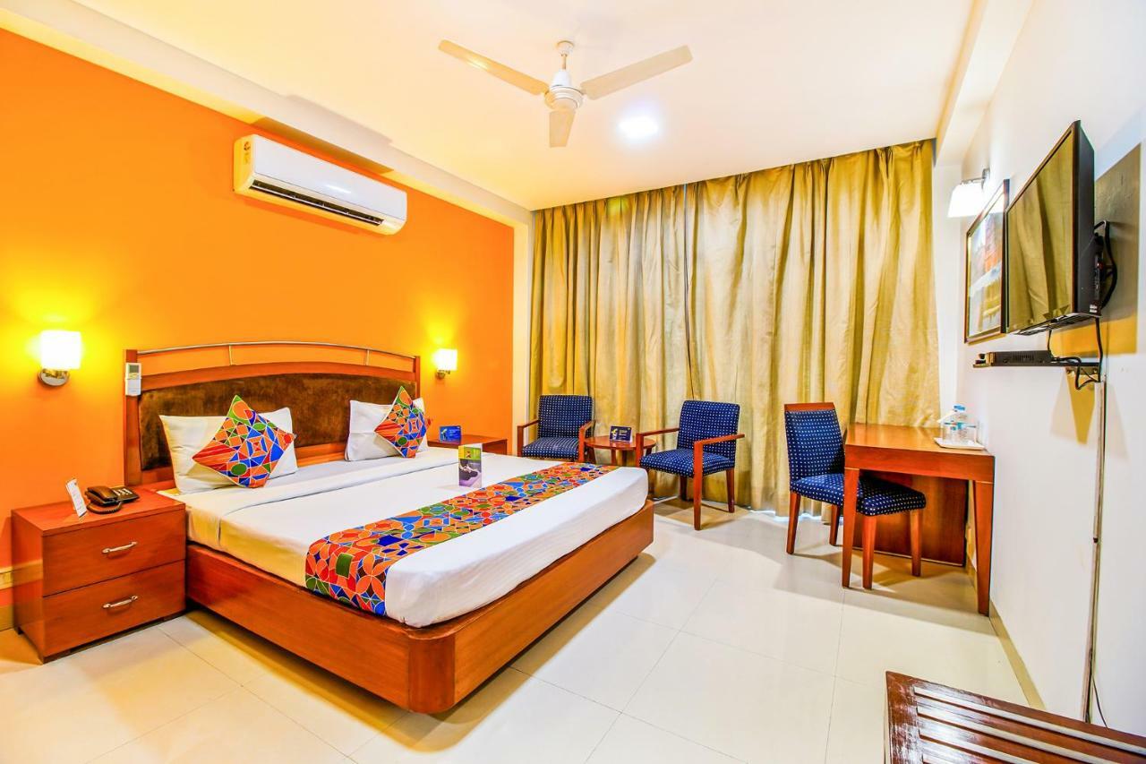 Fabhotel Divine Inn Yeni Delhi Dış mekan fotoğraf